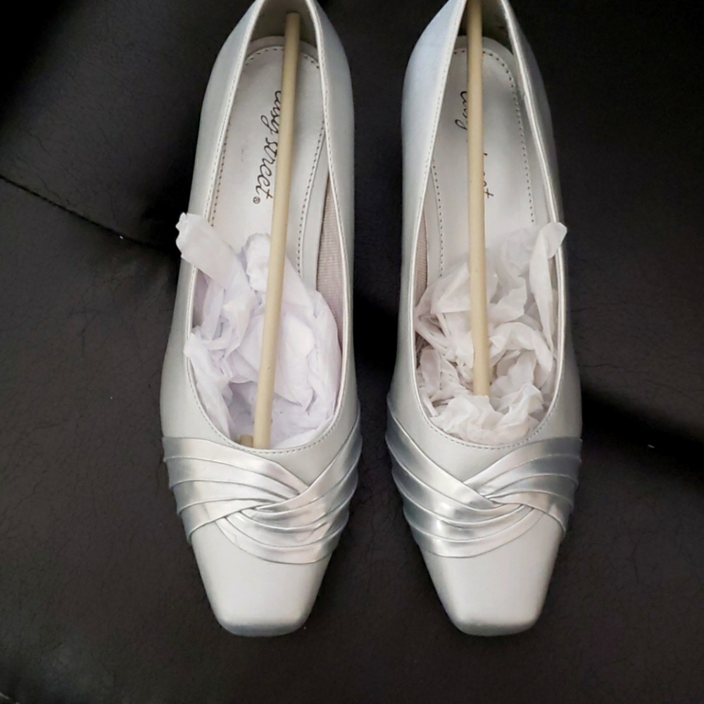 Dress shoes